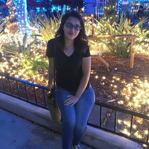 Meet your Posher, Gabriela